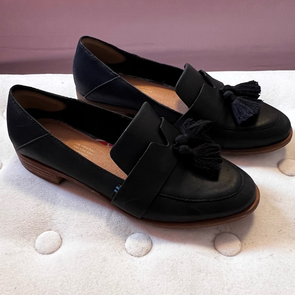 Toms Women's Black Estel Leather Fringe Tassel Loafer